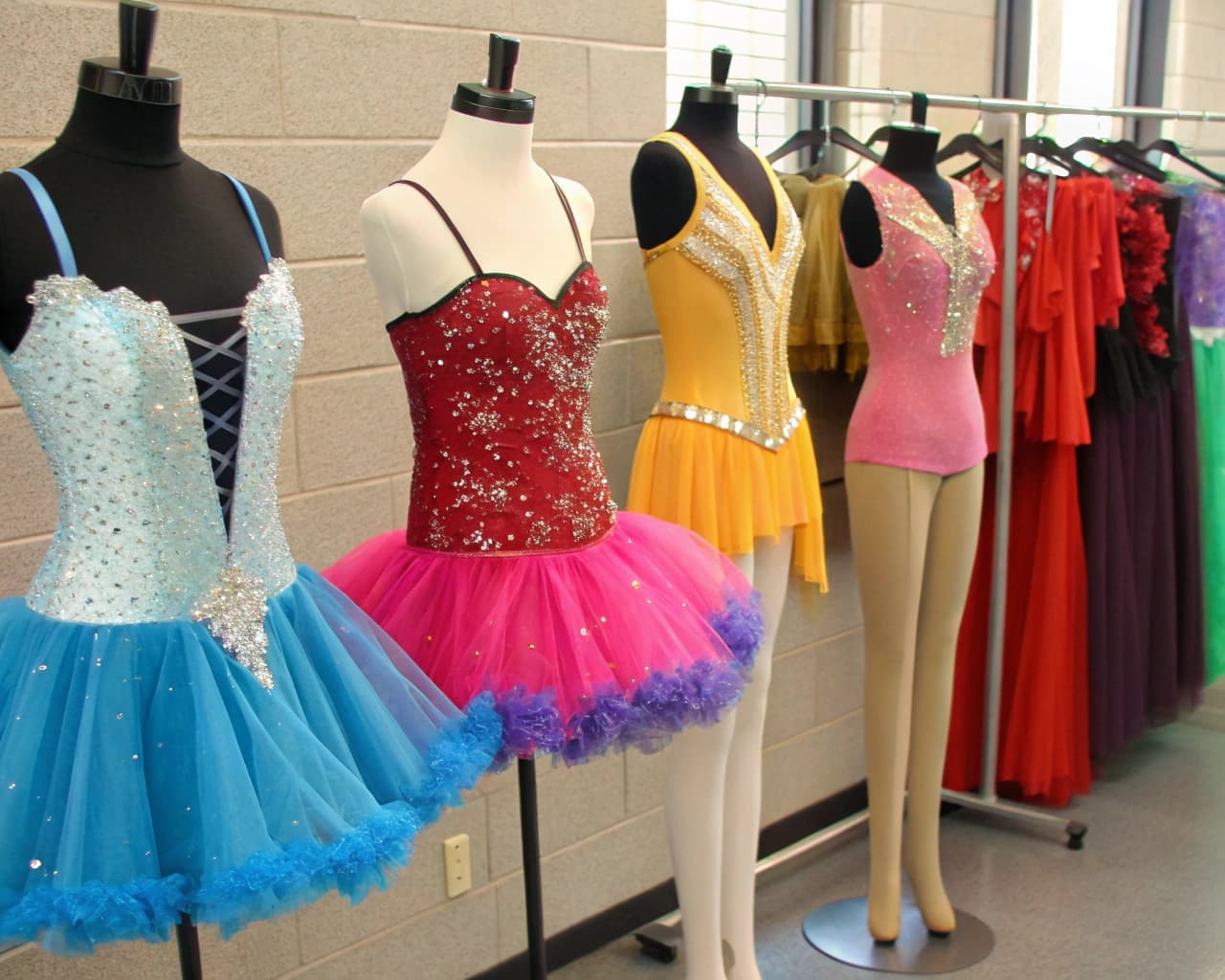 Dancewear Costumes & Performance Apparel